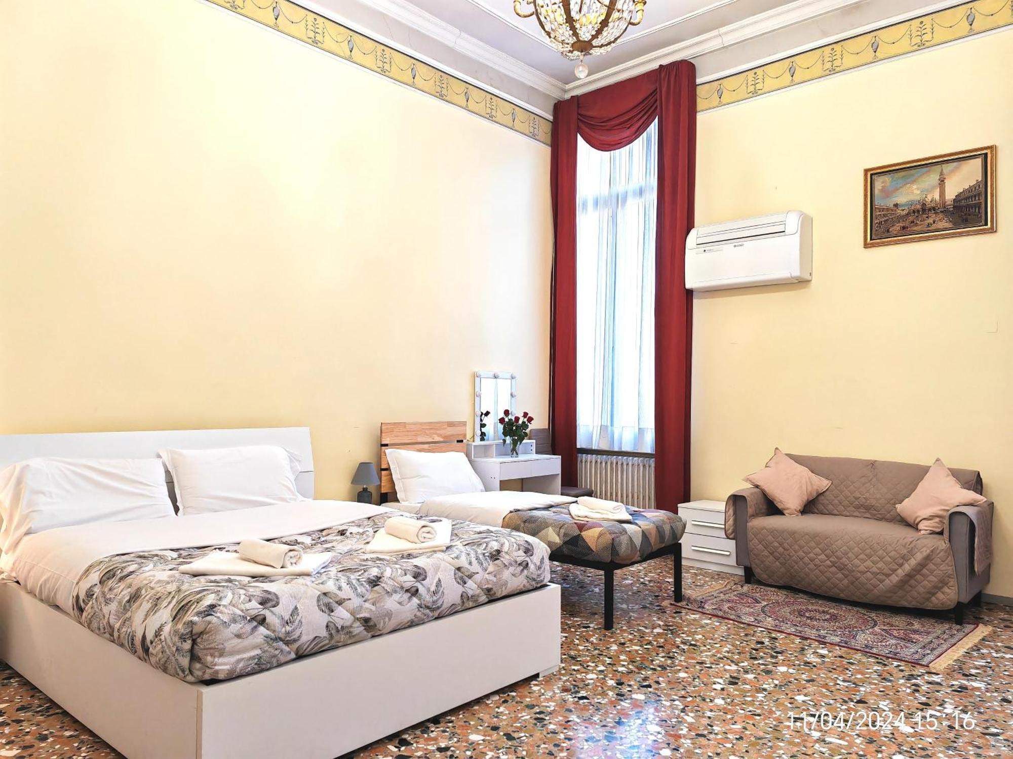 Venice Tourist House Bagian luar foto